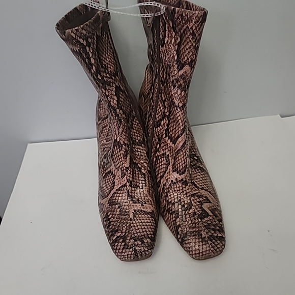 Steve Madden Harli Bootie - Picture 5 of 8